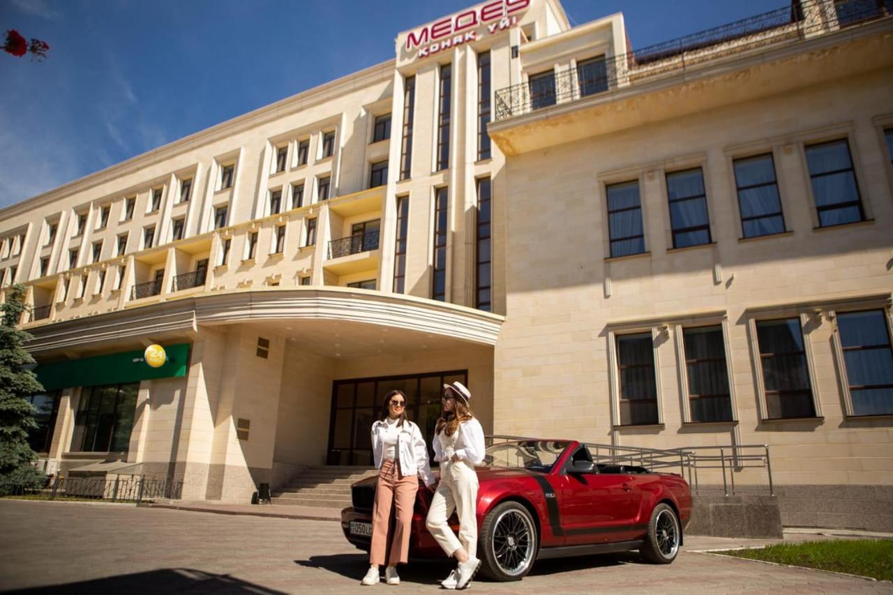 Medeu Hotel คอสตาเนย์ ภายนอก รูปภาพ