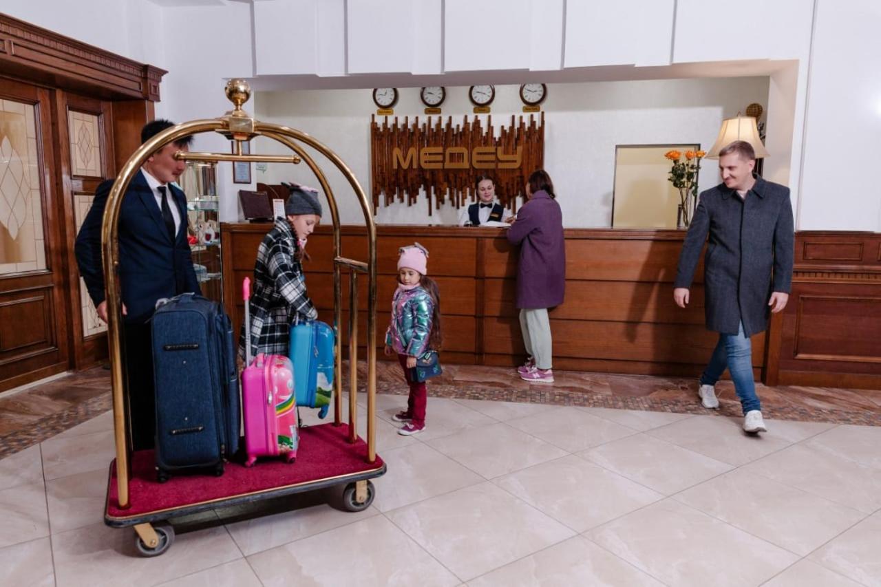 Medeu Hotel คอสตาเนย์ ภายนอก รูปภาพ