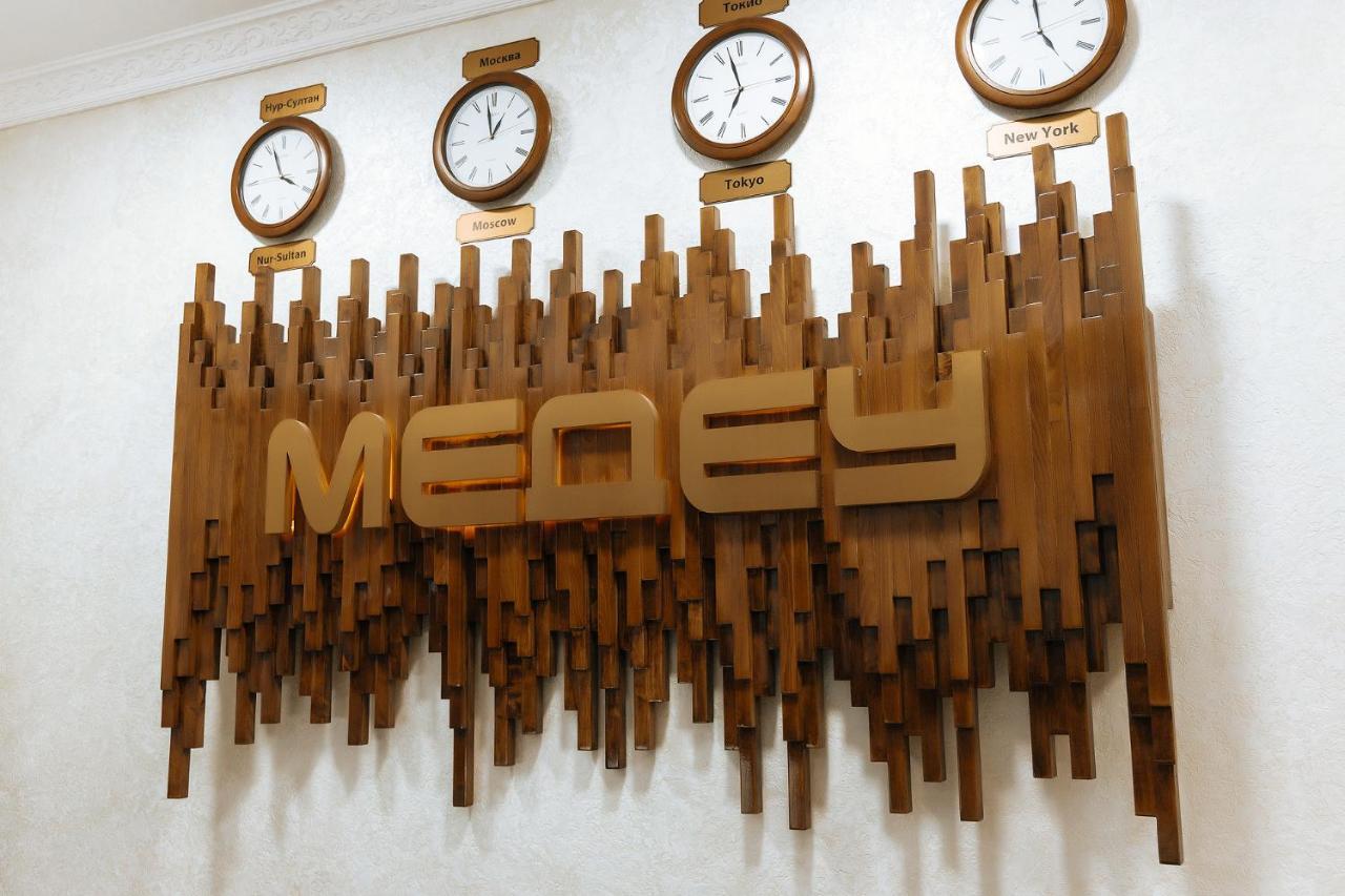 Medeu Hotel คอสตาเนย์ ภายนอก รูปภาพ